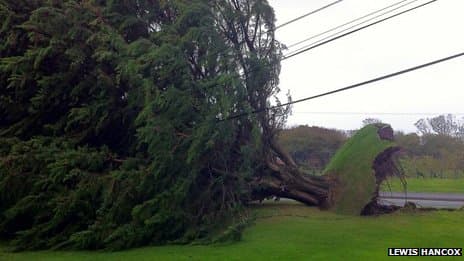 Image d'illustration pour Seconde dépression - tempête sur le Pays de Galles