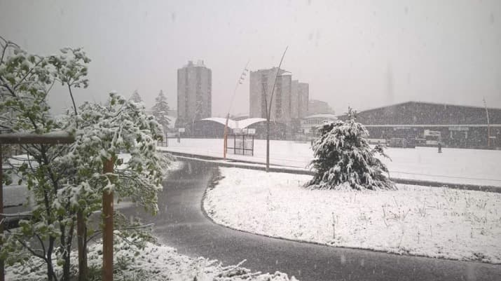 Image d'illustration pour Les grands cols des Alpes ouvrent malgré la neige
